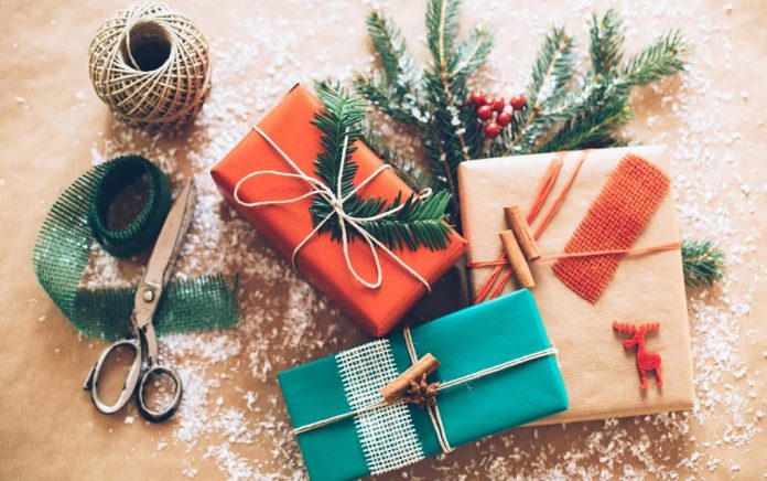 5 Ways To Save Money On Holiday Gifts